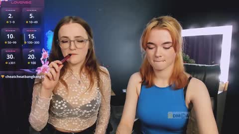 luna_berryy online show from January 24, 8:54 pm