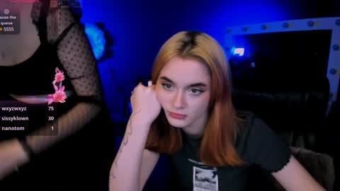 luna_berryy online show from January 26, 11:18 pm