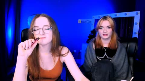 luna_berryy online show from January 27, 9:55 pm