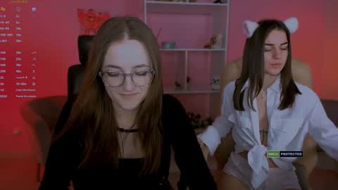 luna_berryy online show from February 5, 8:25 pm