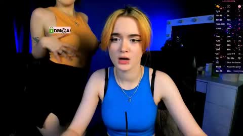 luna_berryy online show from February 14, 12:41 am