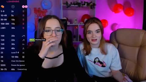 luna_berryy online show from February 14, 8:59 pm