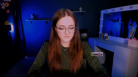 luna_berryy online show from March 10, 8:34 pm