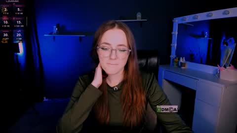 luna_berryy online show from March 10, 11:38 pm