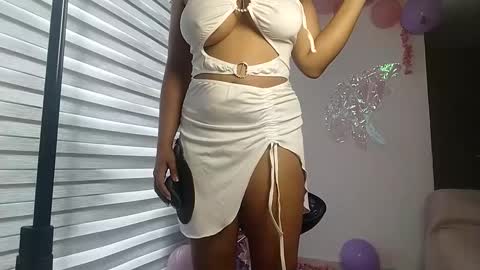 Snapshot of luna_ebony1 chatting on October 14, 2:18 pm Couple X online show from October 14, 2:18 pm