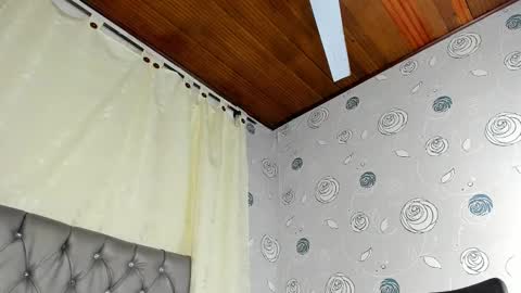 Snapshot of luna_evaa chatting on January 22, 5:59 pm Luna Eva online show from January 22, 5:59 pm