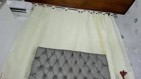 Snapshot of luna_evaa chatting on February 4, 8:49 pm Luna Eva online show from February 4, 8:49 pm