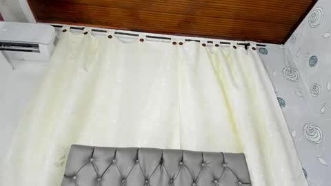 Snapshot of luna_evaa chatting on February 20, 6:13 pm Luna Eva online show from February 20, 6:13 pm