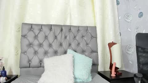 Snapshot of luna_evaa chatting on March 6, 6:05 pm Luna Eva online show from March 6, 6:05 pm