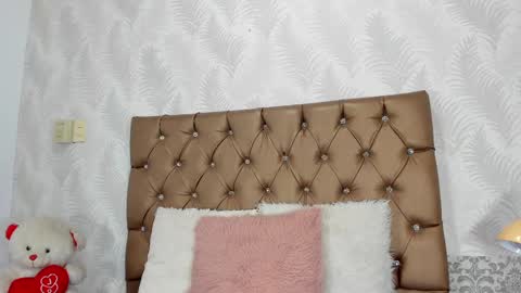 Snapshot of luna_evaa chatting on September 13, 1:44 pm Luna Eva online show from September 13, 1:44 pm