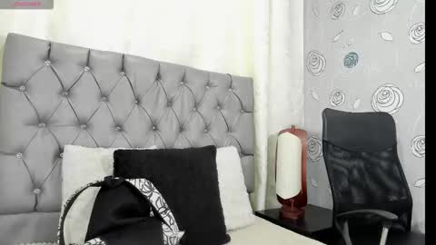 Snapshot of luna_evaa chatting on October 25, 12:56 pm Luna Eva online show from October 25, 12:56 pm