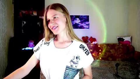 luna_evan online show from September 11, 9:20 am