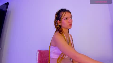 luna_hazard online show from December 9, 7:06 am