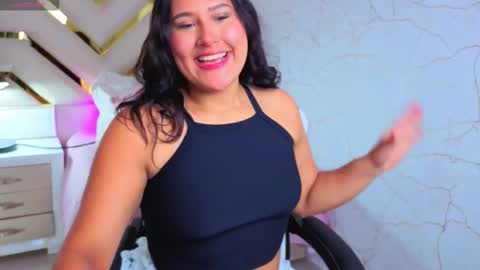 Luna  Jonez  online show from November 11, 11:10 am