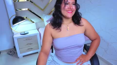 Luna  Jonez  online show from November 23, 10:15 am