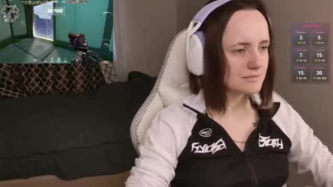 luna_loveeee online show from October 23, 4:12 am