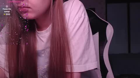 Snapshot of luna_loveisgood chatting on December 9, 8:44 am Luna online show from December 9, 8:44 am