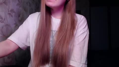 Snapshot of luna_loveisgood chatting on January 2, 3:29 pm Luna online show from January 2, 3:29 pm