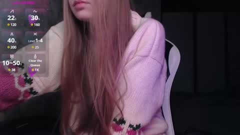 Snapshot of luna_loveisgood chatting on January 4, 12:27 pm Luna online show from January 4, 12:27 pm