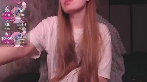 Snapshot of luna_loveisgood chatting on February 23, 2:57 pm Luna online show from February 23, 2:57 pm