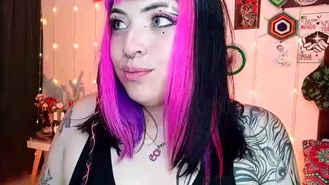 MISS LUNA  online show from January 5, 7:07 am