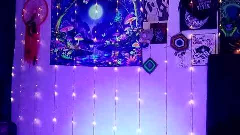 MISS LUNA  online show from March 4, 8:13 am