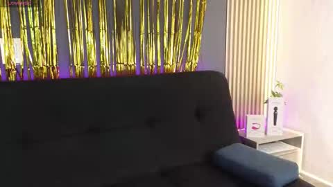 luna_sophya online show from September 25, 12:09 pm