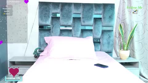 luna_sophya online show from October 14, 11:33 am