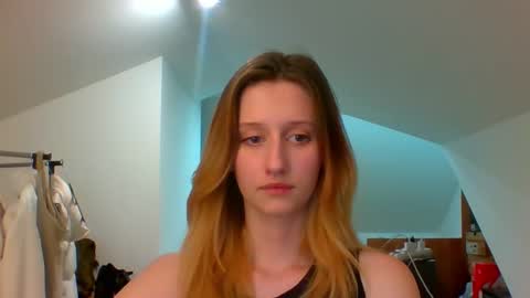 L U N A  online show from December 27, 3:04 pm