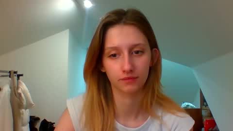 L U N A  online show from December 30, 7:37 am