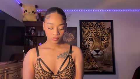 lunaa_11 online show from February 20, 8:17 am