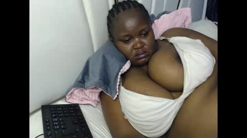 lunabloom01 online show from October 4, 6:06 pm