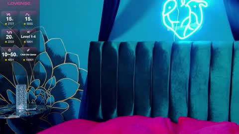 Luna online show from November 20, 7:35 pm