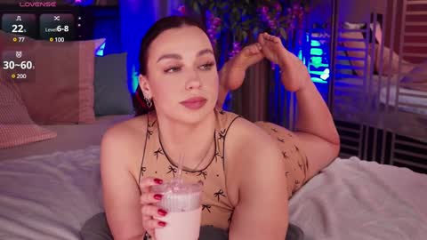 Luna  next streams Mon Fri Sat Sun 8pm-5am gmt0 online show from January 13, 3:01 am