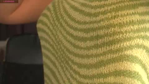 lunaolivia_ online show from November 26, 12:50 pm