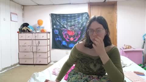 lunaquinn45 online show from December 29, 12:30 am