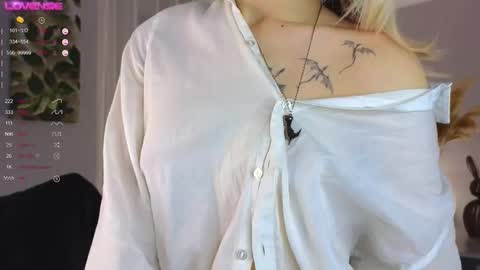 Kelly online show from October 20, 3:01 pm