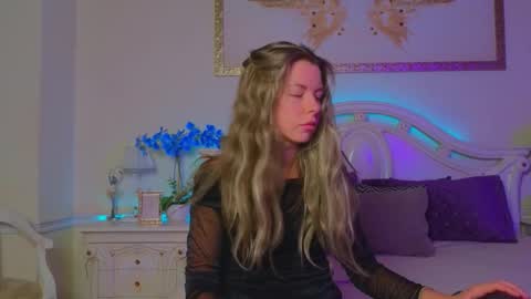 Luna Rishi online show from October 17, 11:46 am