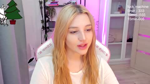 Snapshot of lunatale chatting on December 14, 3:29 am Kate online show from December 14, 3:29 am