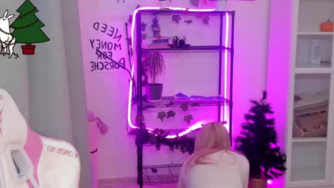 Snapshot of lunatale chatting on January 7, 1:59 am Kate online show from January 7, 1:59 am