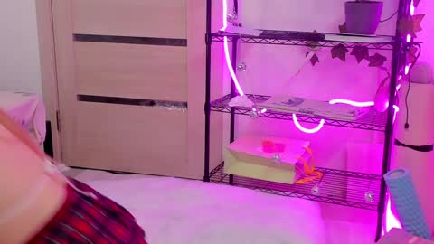 Snapshot of lunatale chatting on January 12, 3:39 am Kate online show from January 12, 3:39 am