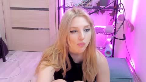 Snapshot of lunatale chatting on January 28, 2:21 am Kate online show from January 28, 2:21 am