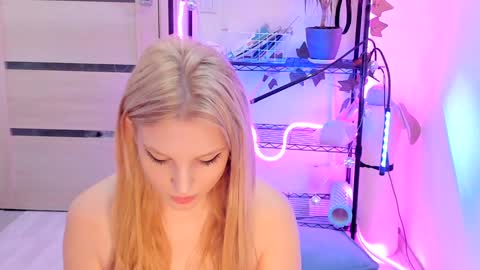 Snapshot of lunatale chatting on January 29, 3:12 am Kate online show from January 29, 3:12 am