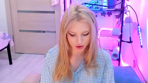 Snapshot of lunatale chatting on January 31, 6:13 am Kate online show from January 31, 6:13 am