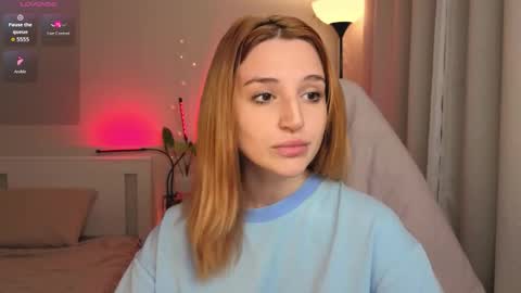 Snapshot of lunatale chatting on October 16, 4:19 pm Kate online show from October 16, 4:19 pm