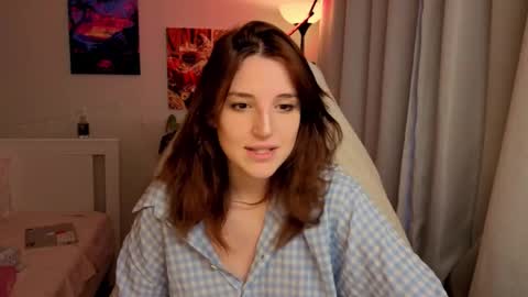 Snapshot of lunatale chatting on November 6, 1:23 pm Kate online show from November 6, 1:23 pm