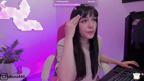   online show from February 7, 11:45 pm