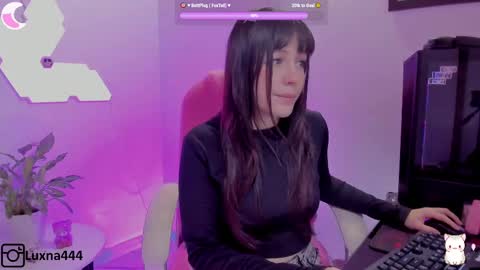   online show from February 22, 1:33 am