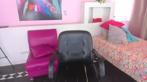 Snapshot of lunoox_ chatting on January 15, 2:46 pm LunoxLili online show from January 15, 2:46 pm