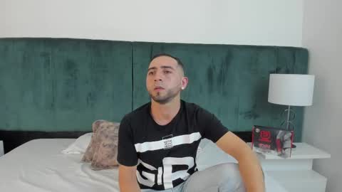 Snapshot of lushian_luna chatting on November 1, 11:18 pm Lushian And Luna online show from November 1, 11:18 pm